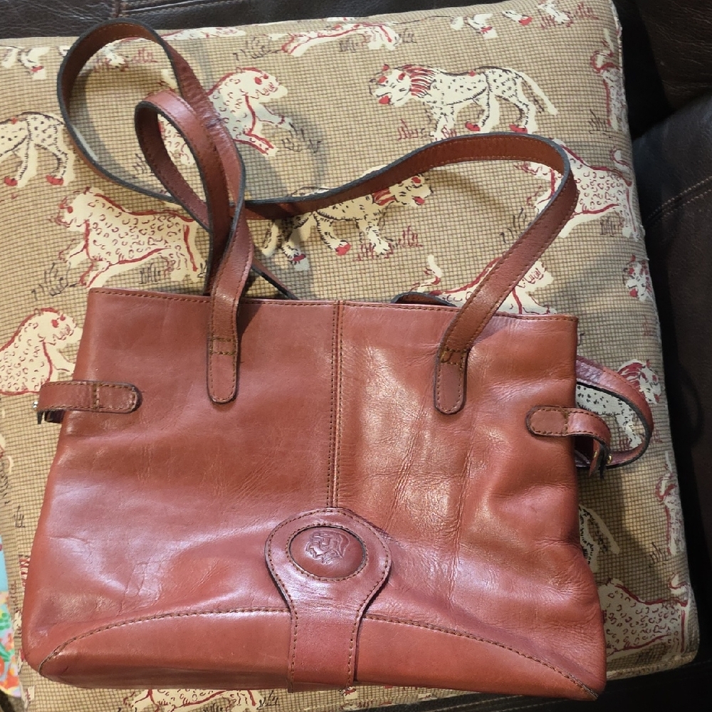 Axixie Brown Leather Shoulder Bag